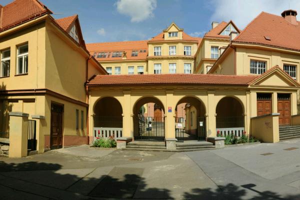 Jan Evangelista Purkyně Universityの中庭